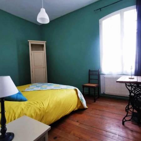 Maison - 239 m² - 9 pièces