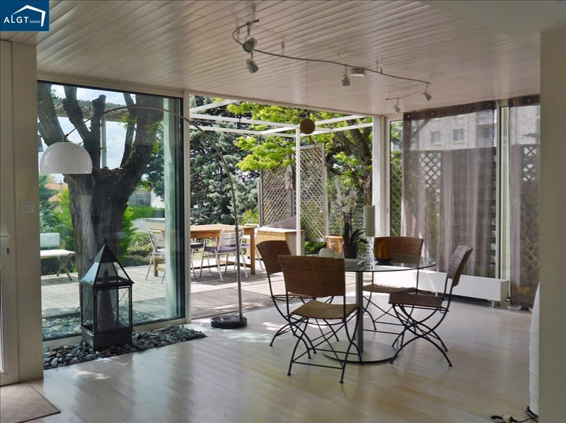 Maison - 256 m² - 9 pièces