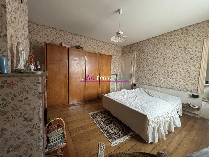 Maison traditionnelle - 238 m² - 7 pièces