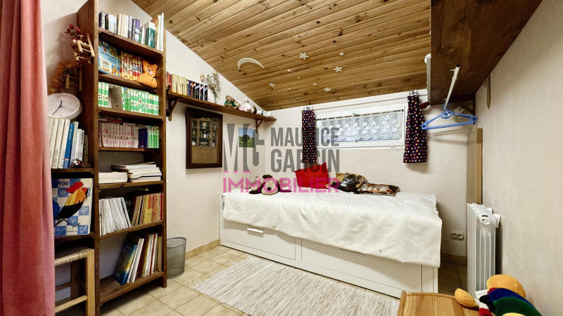 Maison - 224 m² - 9 pièces