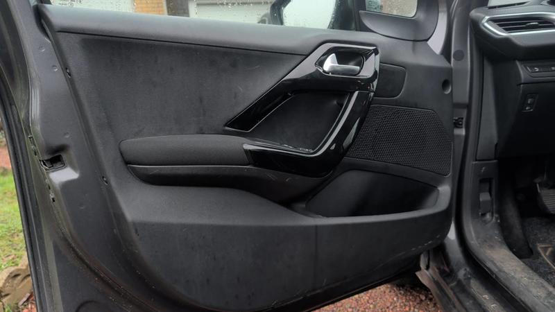 Peugeot 208 1.2 PureTech 82 Signature