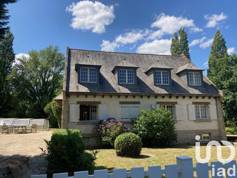 Maison - 212 m² - 8 pièces