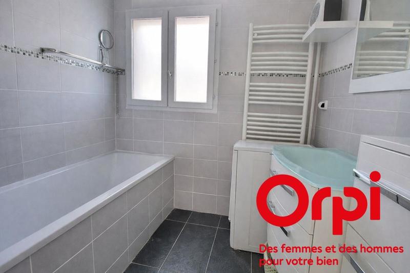 Appartement - 82 m² - 4 pièces