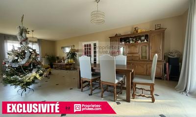 Maison - 220 m² - 7 pièces