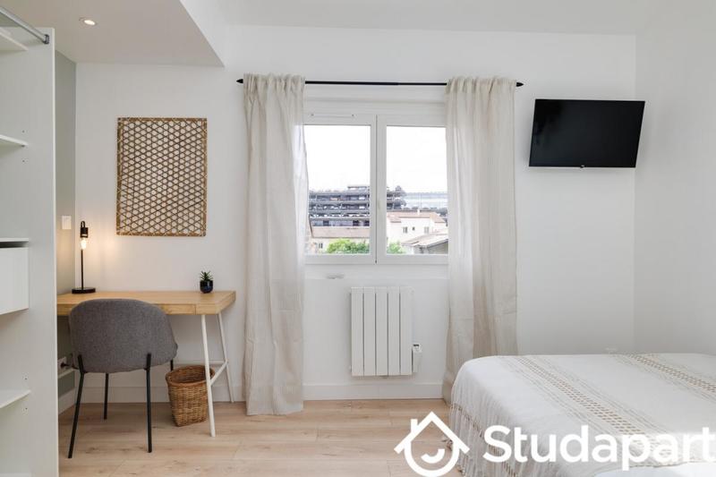 Chambre - 11 m² - 1 pièce