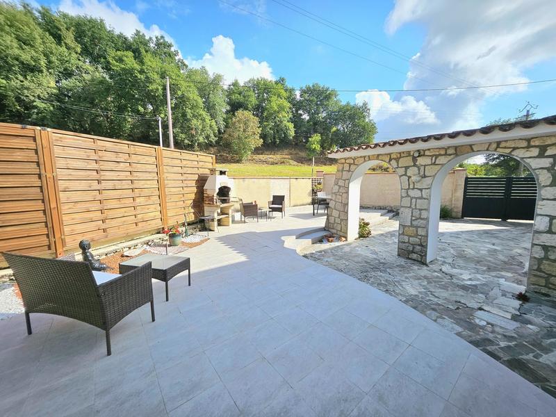 Maison - 200 m² - 10 pièces