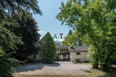 Maison - 286 m² - 9 pièces