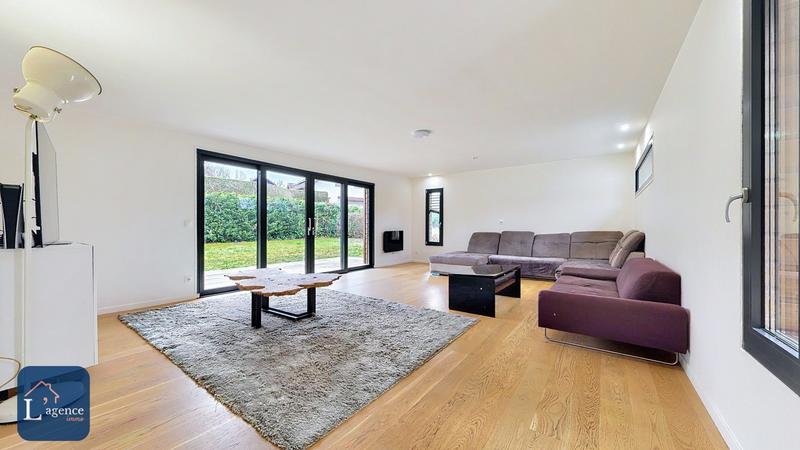 Maison - 143 m² - 5 pièces