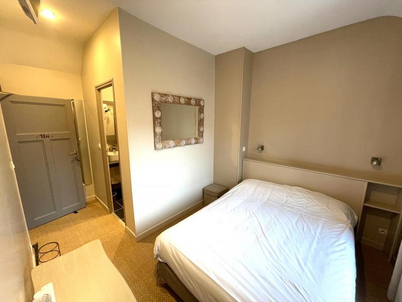 Maison ancienne - 310 m² - 11 pièces