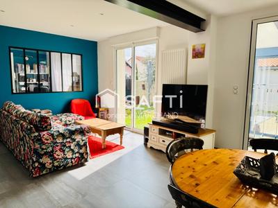 Maison - 90 m² - 4 pièces