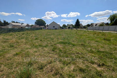 Terrain constructible - 733 m²