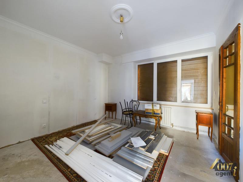 Maison - 243 m² - 9 pièces