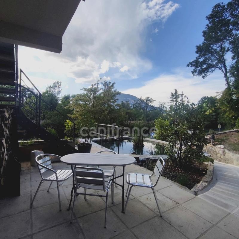 Maison - 290 m² - 11 pièces