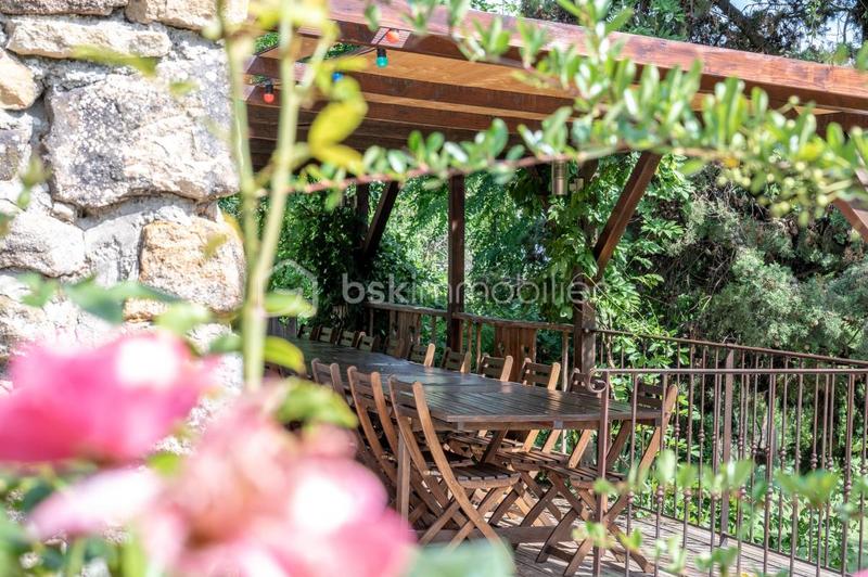 Propriété - 500 m² - 23 pièces