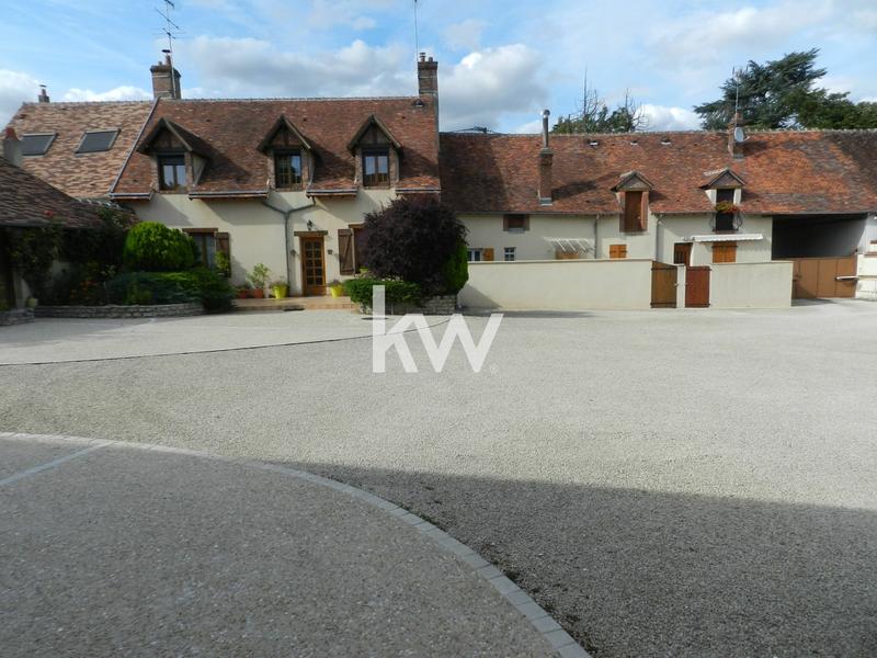 Corps de ferme - 360 m² - 15 pièces