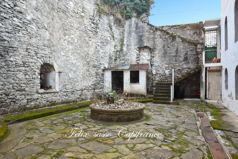 Immeuble - 54 m² - 6 pièces