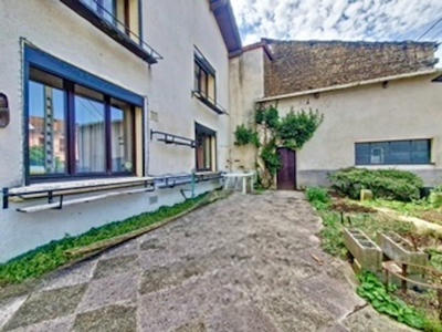 Maison - 101 m² - 5 pièces