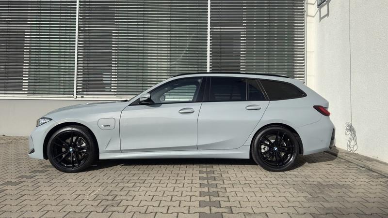 Bmw Série 3 Touring 330e m-Sport 292 Hybride Rechargeable / Coffre Elec Pack Aero Jantes 19"