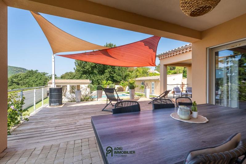 Villa - 198 m² - 7 pièces