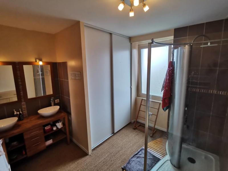 Maison - 176 m² - 9 pièces