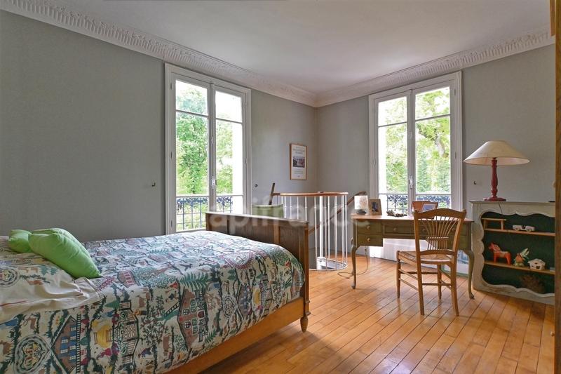 Propriété - 380 m² - 15 pièces