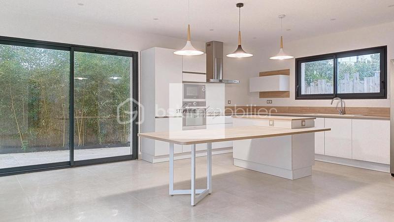 Maison - 121 m² - 5 pièces