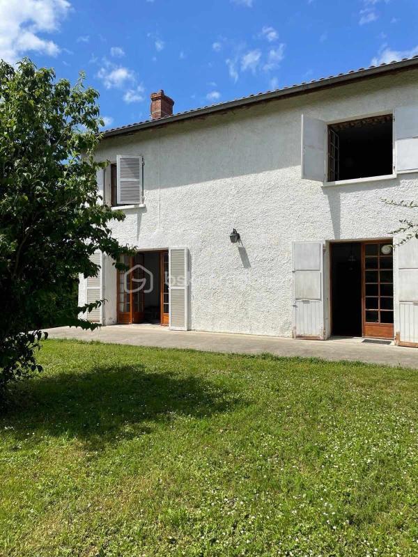 Maison ancienne - 231 m² - 7 pièces