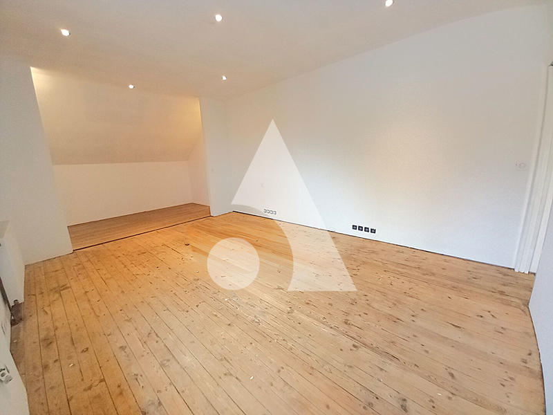 Maison - 75 m² - 5 pièces