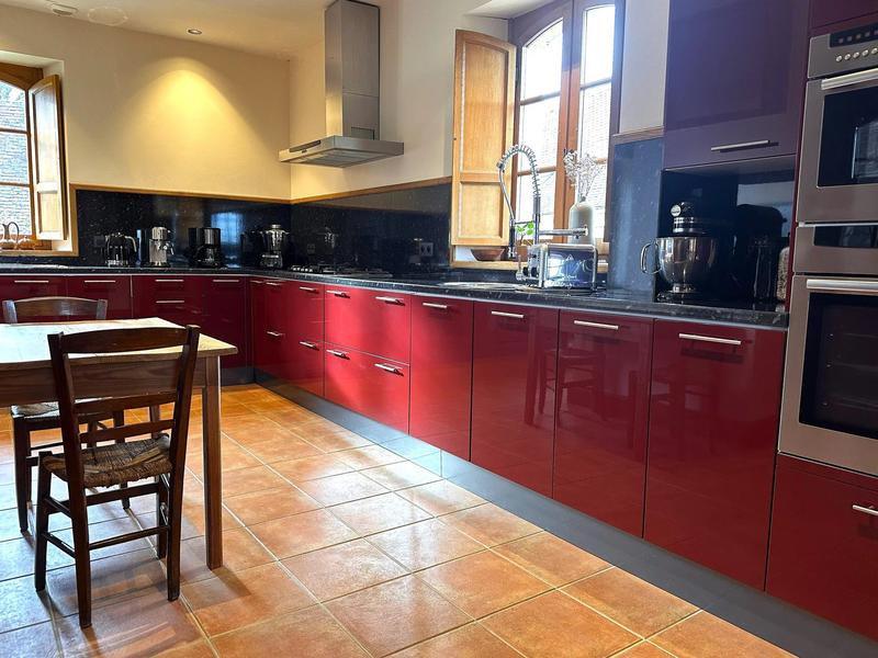 Maison - 465 m² - 13 pièces