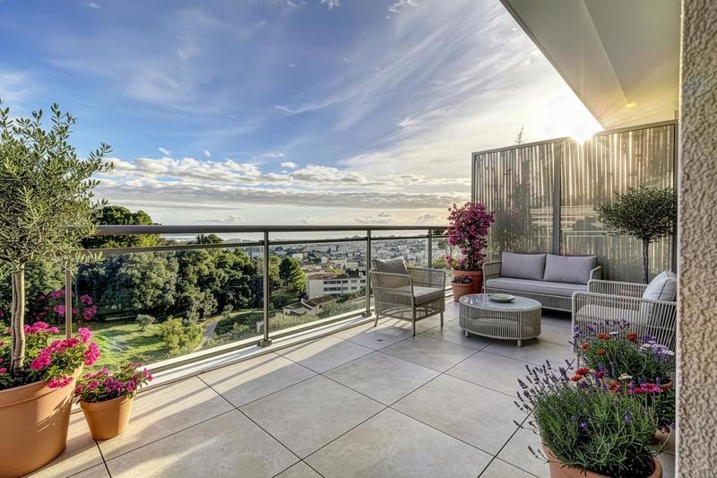 Appartement - 157 m² - 5 pièces