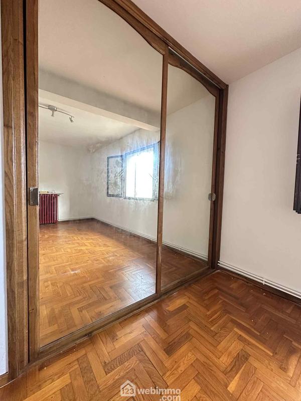 Maison - 228 m² - 7 pièces