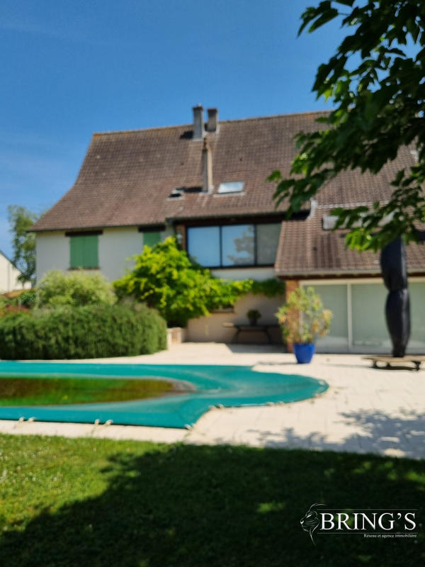 Maison contemporaine - 270 m² - 10 pièces