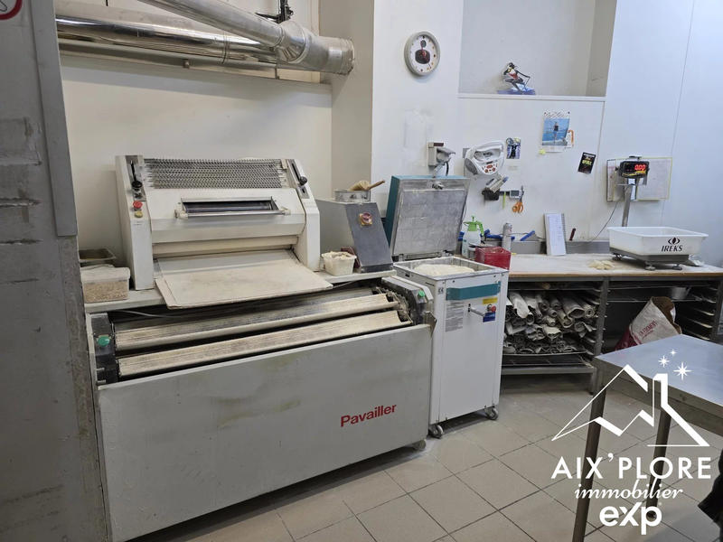 Fonds de commerce - 140 m²