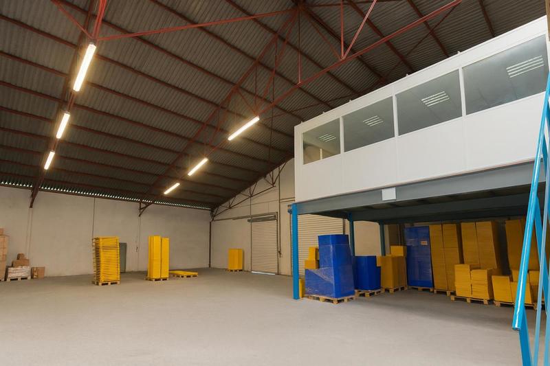 Entrepôt - 800 m²