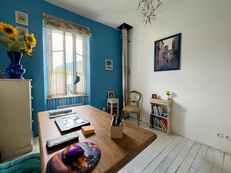 Propriété - 79 m² - 6 pièces