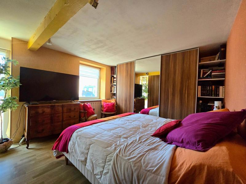 Maison - 246 m² - 8 pièces