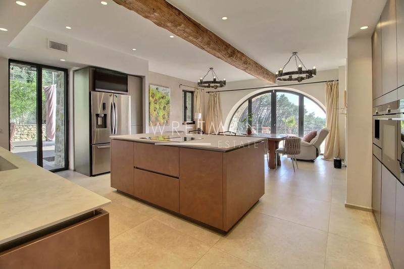 Mas - 345 m² - 6 pièces