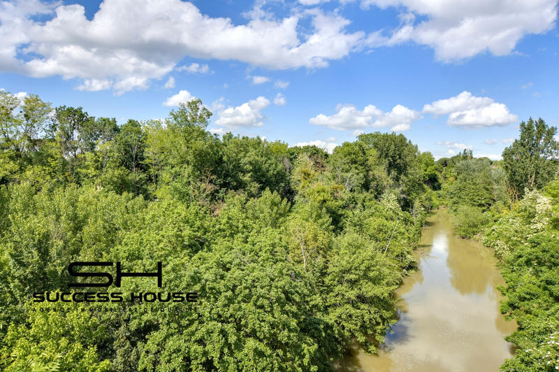 Maison - 293 m² - 7 pièces