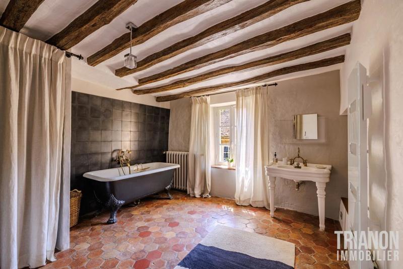 Propriété - 340 m² - 7 pièces