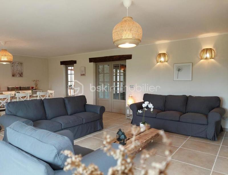 Demeure - 337 m² - 12 pièces