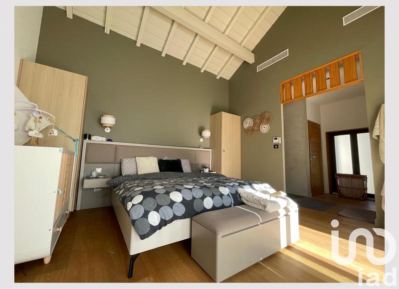 Maison - 370 m² - 7 pièces