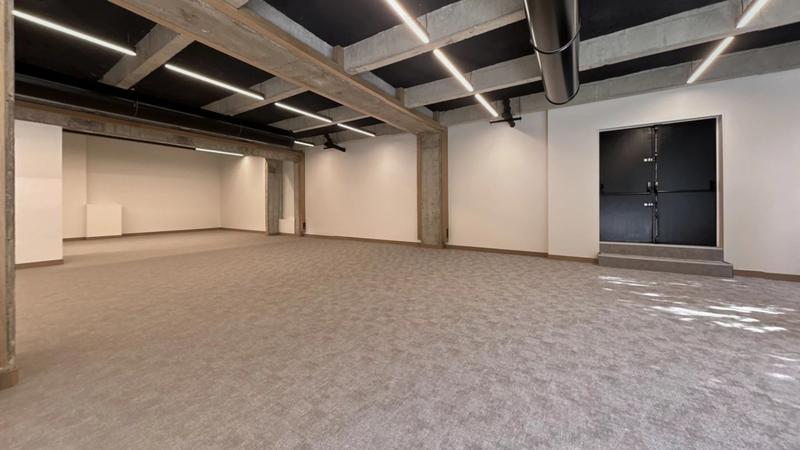 Local commercial - 711 m²