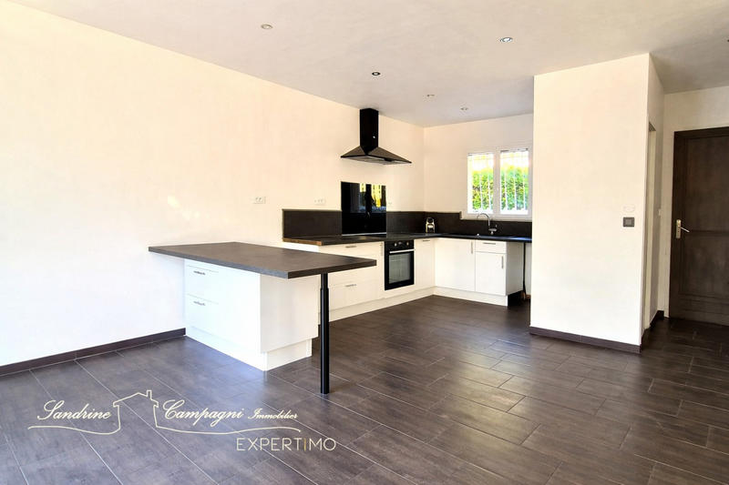 Maison - 90 m² - 5 pièces