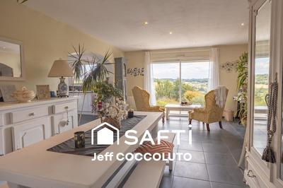 Maison - 205 m² - 9 pièces