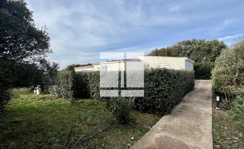 Propriété - 304 m² - 12 pièces