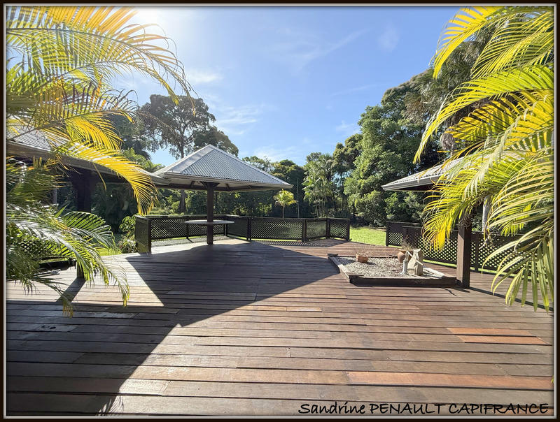 Maison de bois - 268 m² - 5 pièces