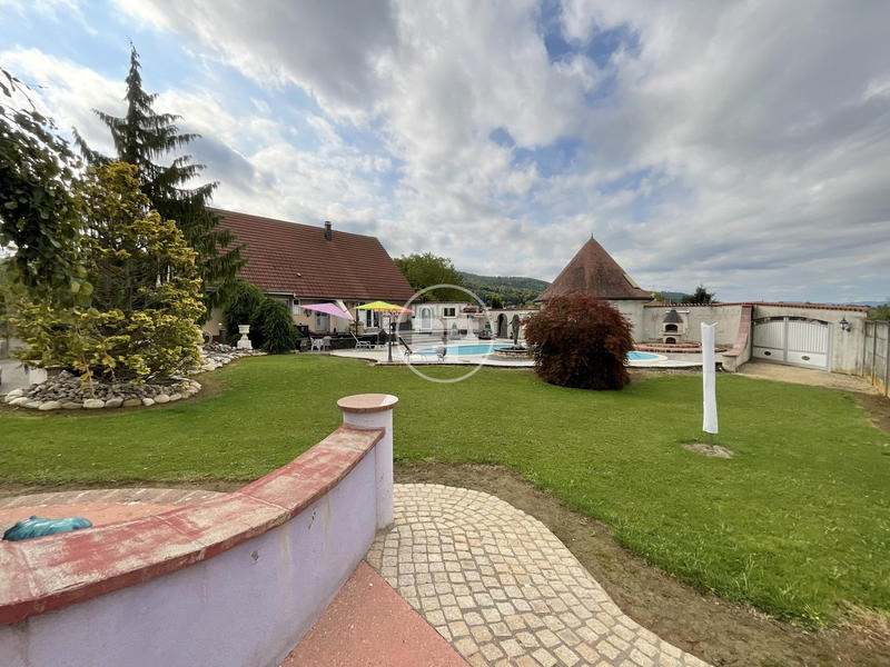 Maison - 195 m² - 7 pièces