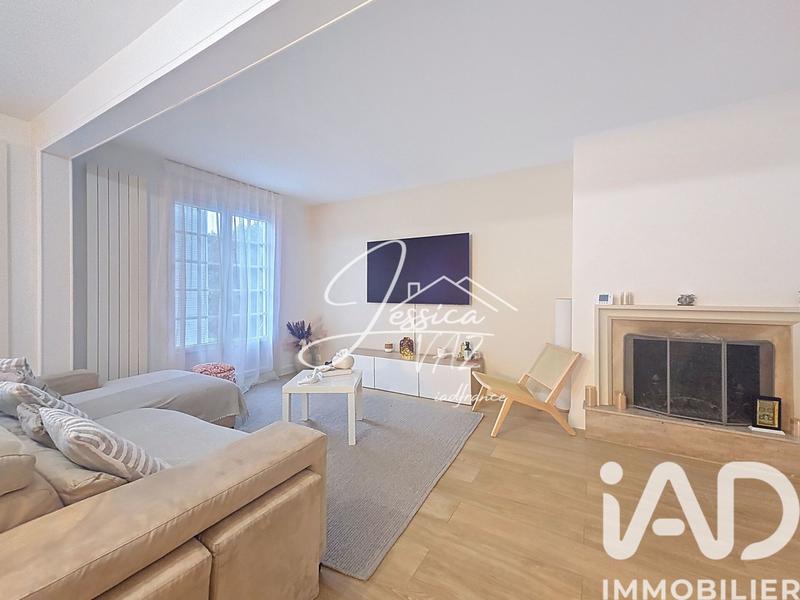 Maison - 180 m² - 9 pièces