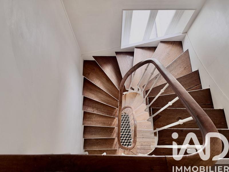 Maison - 317 m² - 9 pièces