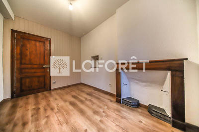 Maison - 256 m² - 5 pièces